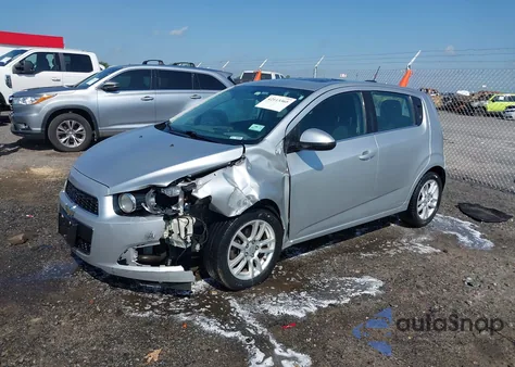 2015 Chevrolet Sonic Lt Auto z USA, uszkodzony, nr VIN 1G1JC6SB4F4172376